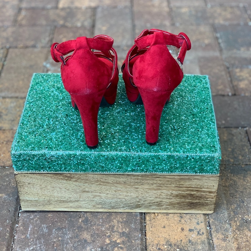 NIB Ruby Red Chunky Heel Peep Toe Platform Sandals - Picture 6 of 6